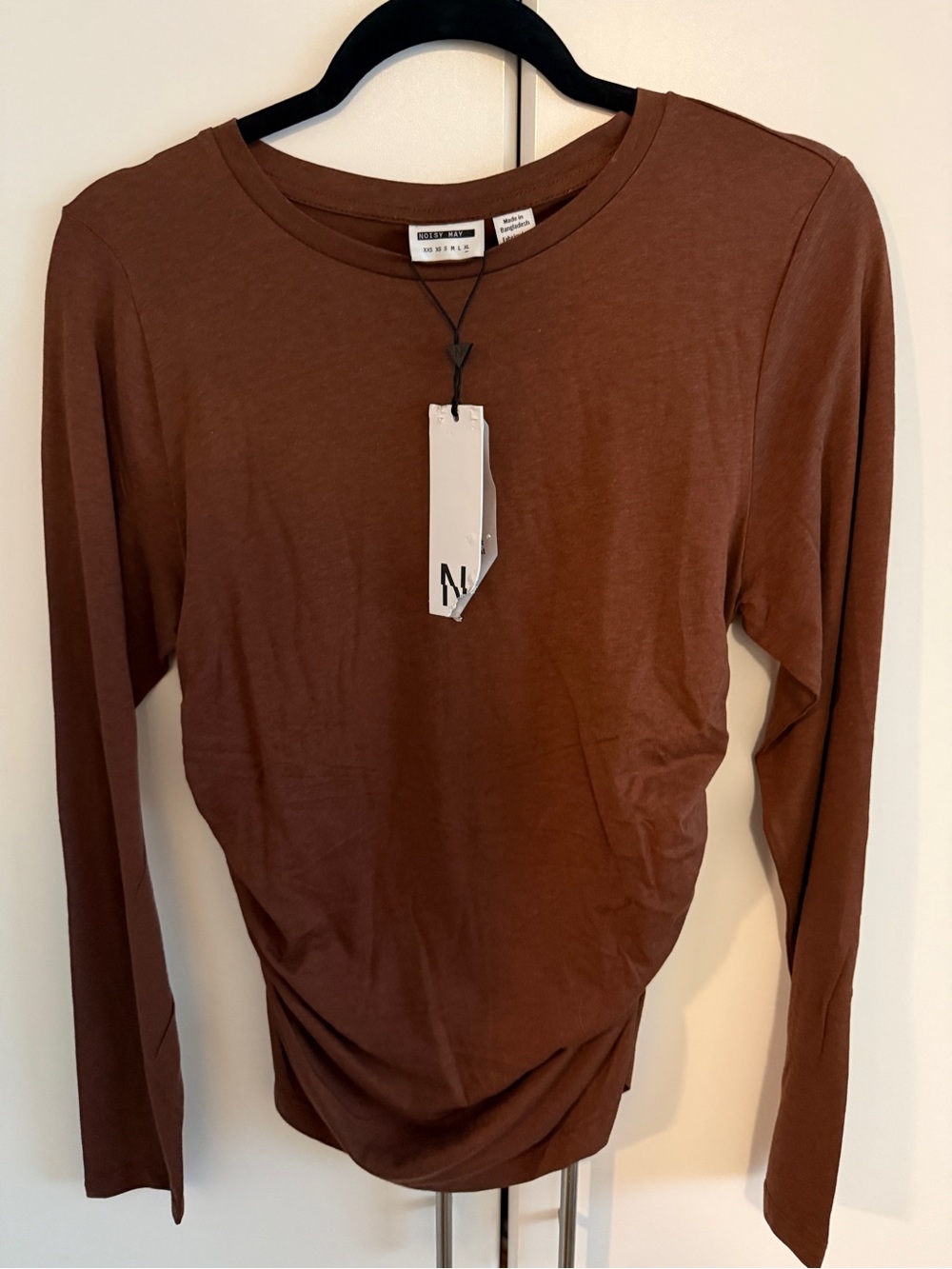 Noisy May Slim Long Sleeve Crewneck Top in Rust Brown